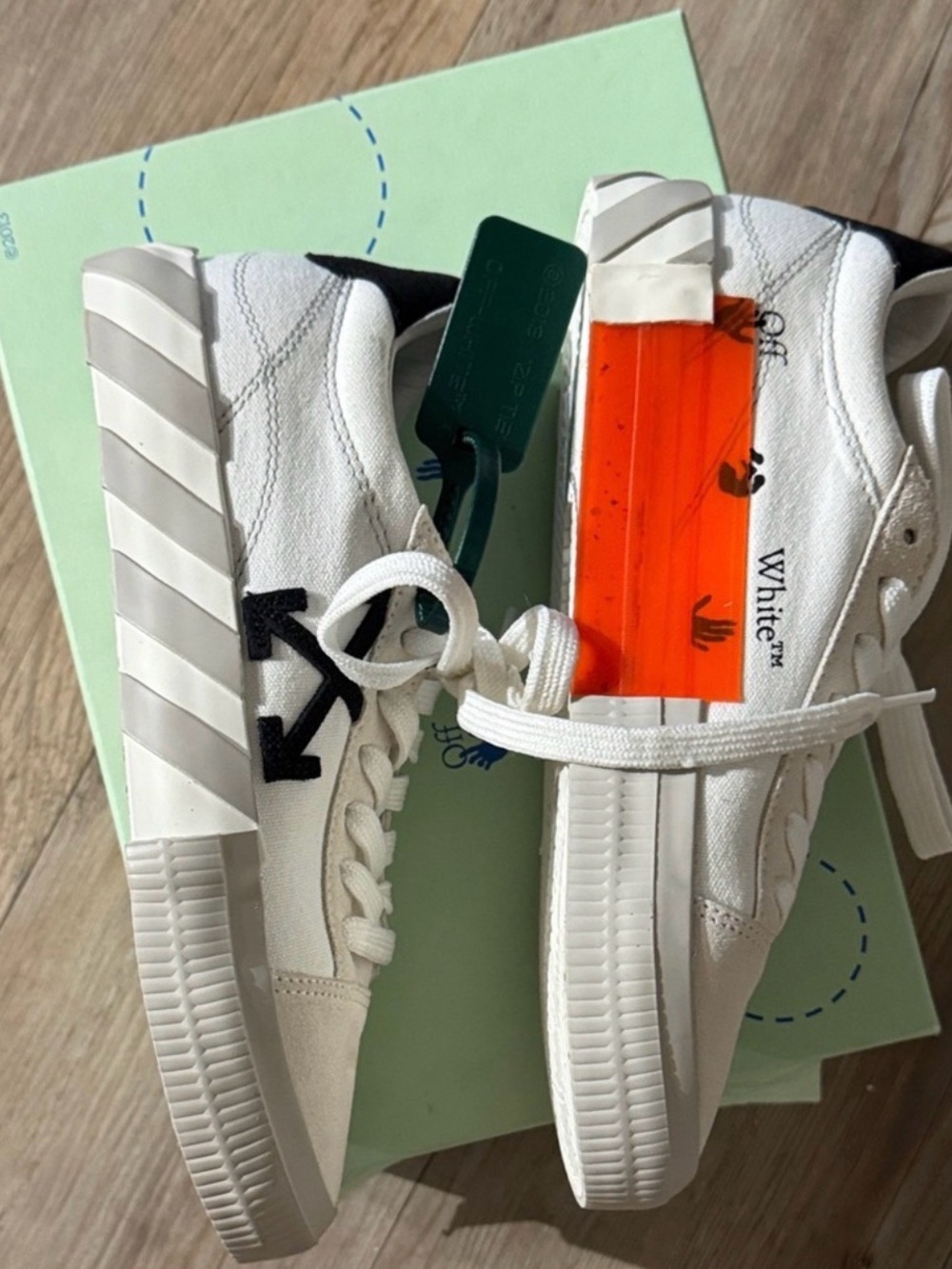 Off-White sneakers canvas and suede New with box